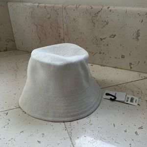 NWT uniqlo bucket hat